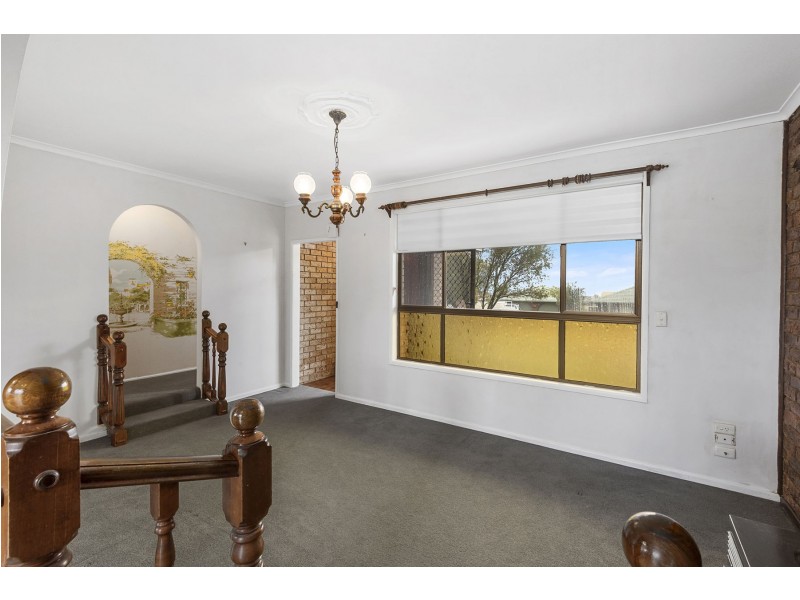 42 Jennifer Crescent, Darling Heights QLD 4350