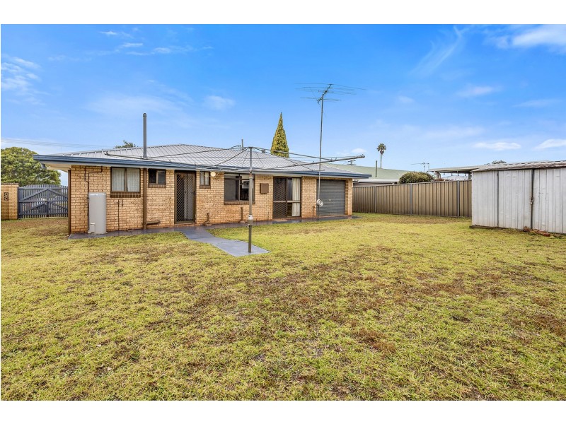 42 Jennifer Crescent, Darling Heights QLD 4350