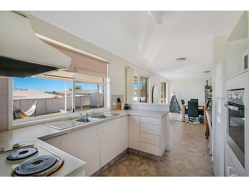 7 Blueberry Ash Court, Glenvale QLD 4350