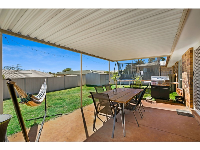 7 Blueberry Ash Court, Glenvale QLD 4350