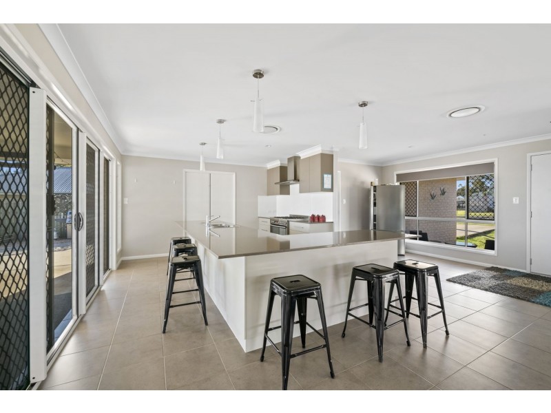 10 Harth Street, Goombungee QLD 4354