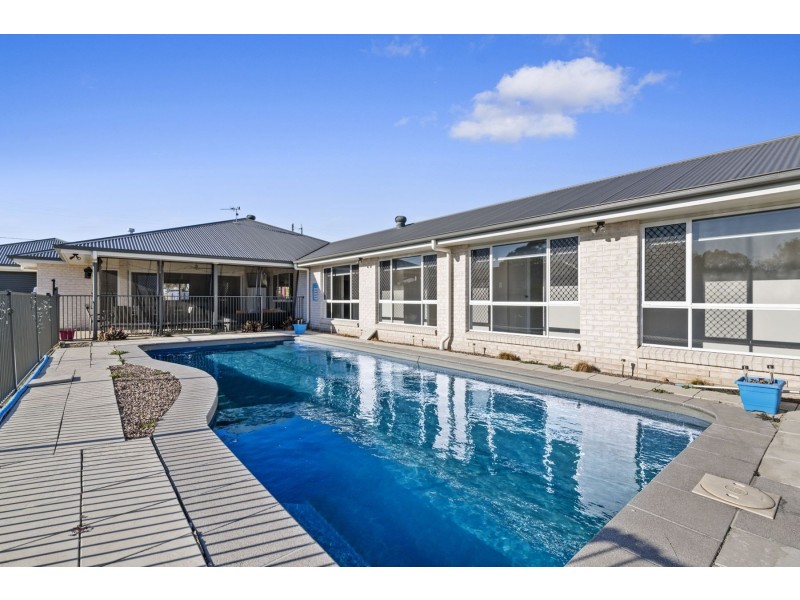 10 Harth Street, Goombungee QLD 4354