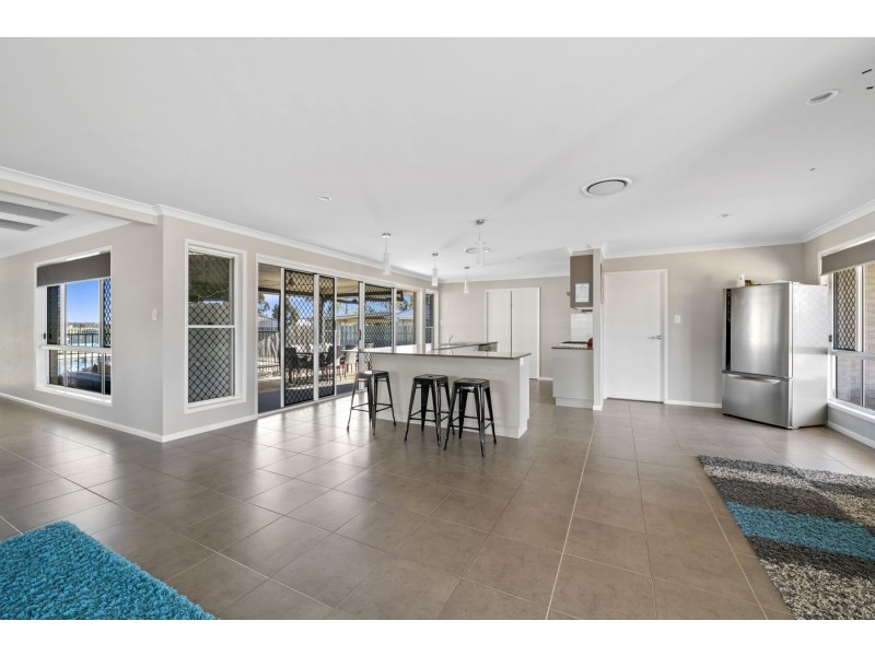 10 Harth Street, Goombungee QLD 4354
