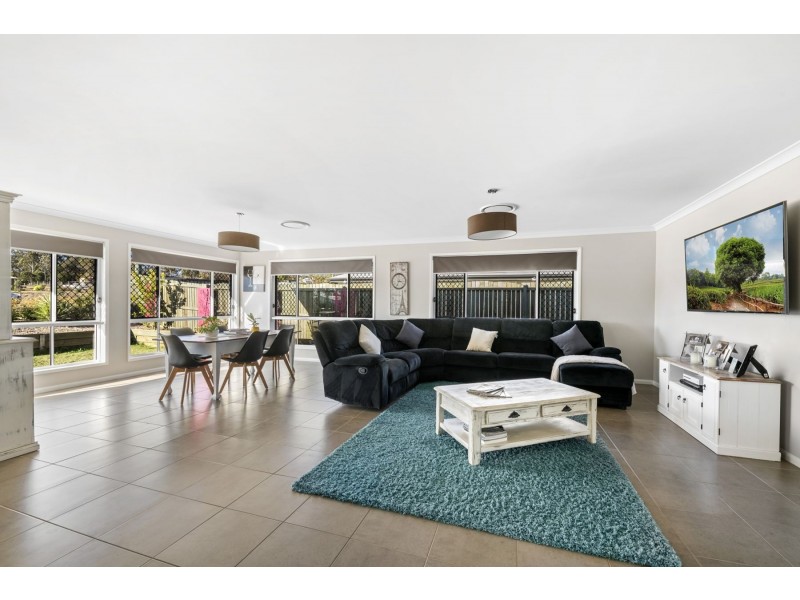 10 Harth Street, Goombungee QLD 4354