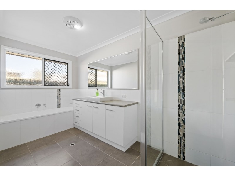 10 Harth Street, Goombungee QLD 4354