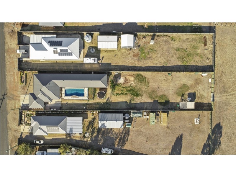 10 Harth Street, Goombungee QLD 4354
