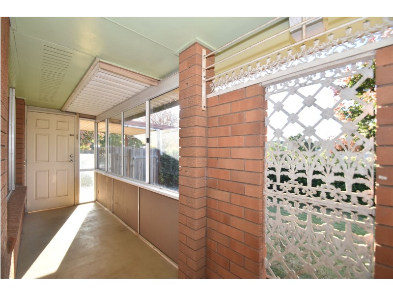 10 Wine Drive, Wilsonton Heights QLD 4350