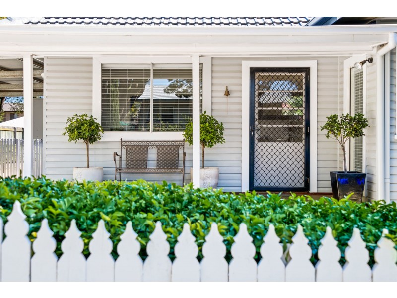 1A Gladstone Street, Newtown QLD 4350