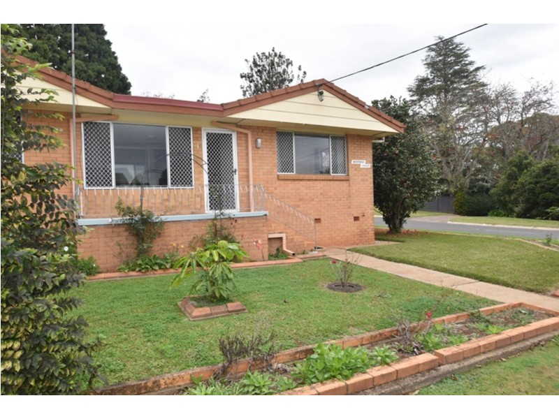 1/20 Glendower Street, Mount Lofty QLD 4350