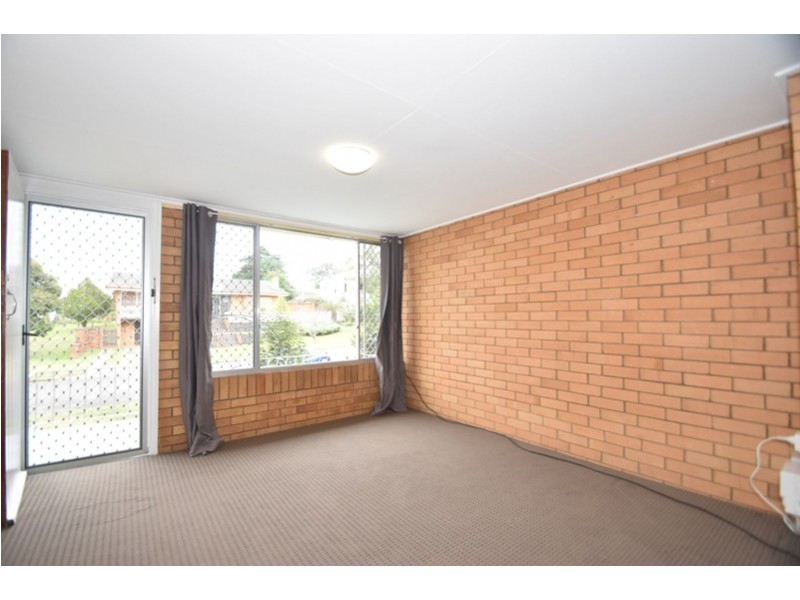 1/20 Glendower Street, Mount Lofty QLD 4350