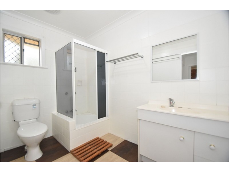 1/20 Glendower Street, Mount Lofty QLD 4350