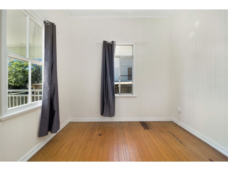 24 Swallow Court, Newtown QLD 4350