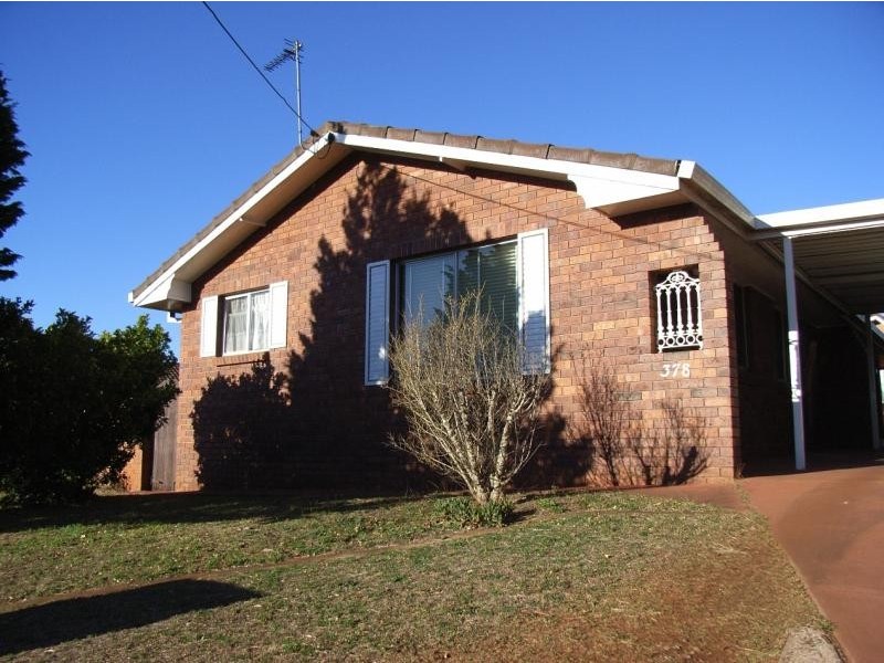 1/378 Hume Street, Centenary Heights QLD 4350