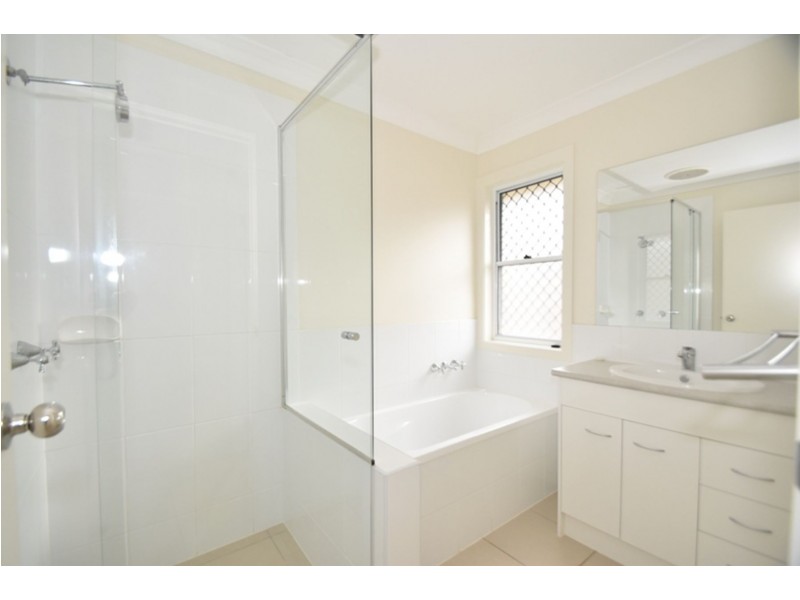 1a Sweeney Street, Kearneys Spring QLD 4350