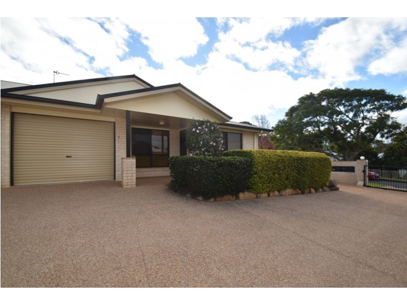 5/2 Garde Street, Centenary Heights QLD 4350