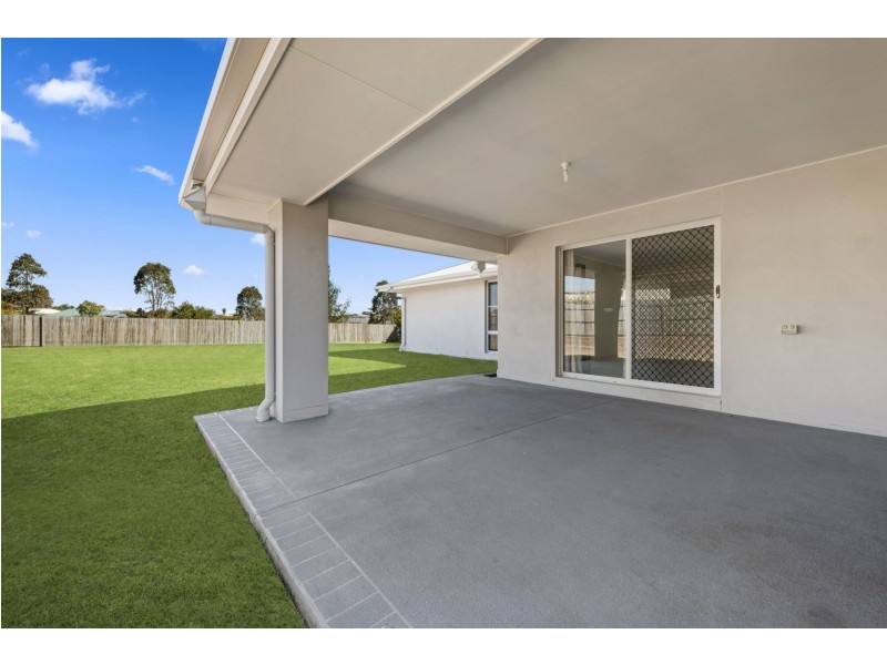 62 Belclaire Drive, Westbrook QLD 4350