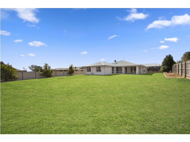 62 Belclaire Drive, Westbrook QLD 4350