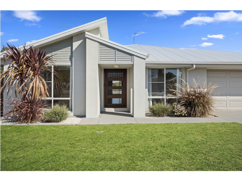 62 Belclaire Drive, Westbrook QLD 4350