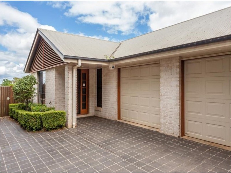 2/12 Watts Street, Drayton QLD 4350
