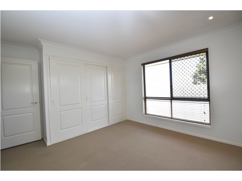 2/12 Watts Street, Drayton QLD 4350