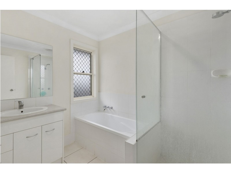 11 McMorrow Street, Kearneys Spring QLD 4350