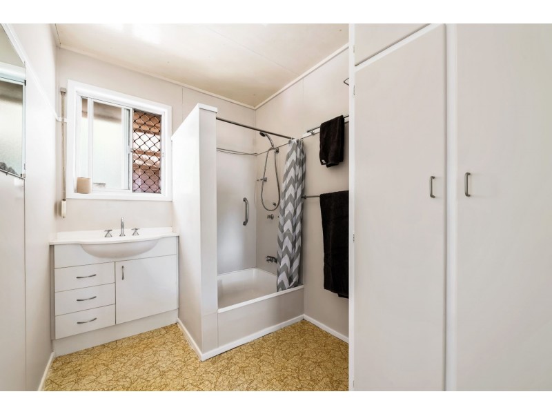 28 Cathro Street, Rockville QLD 4350