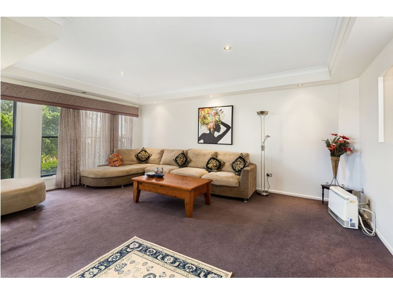 8 Howard Street, Middle Ridge QLD 4350