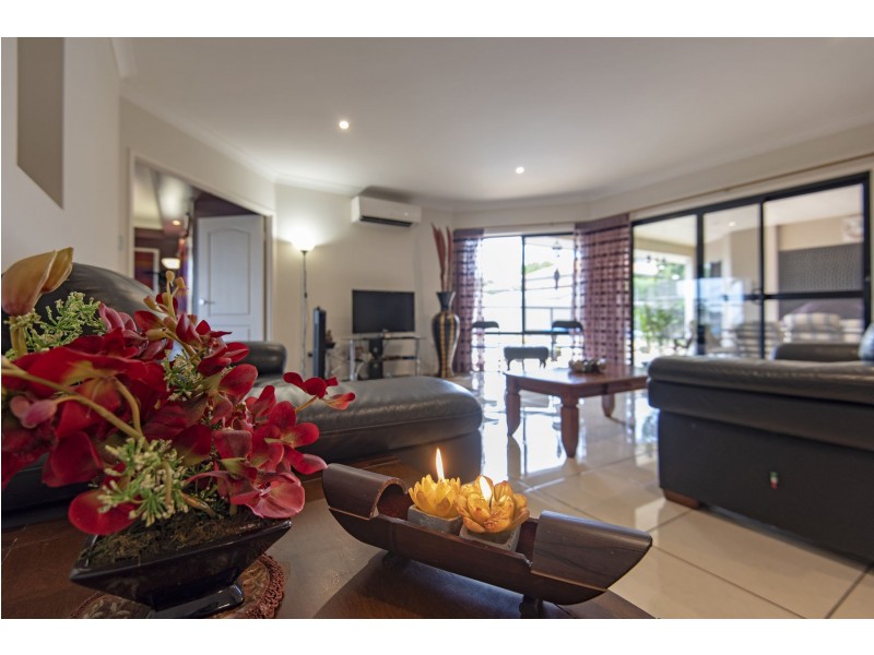 8 Howard Street, Middle Ridge QLD 4350