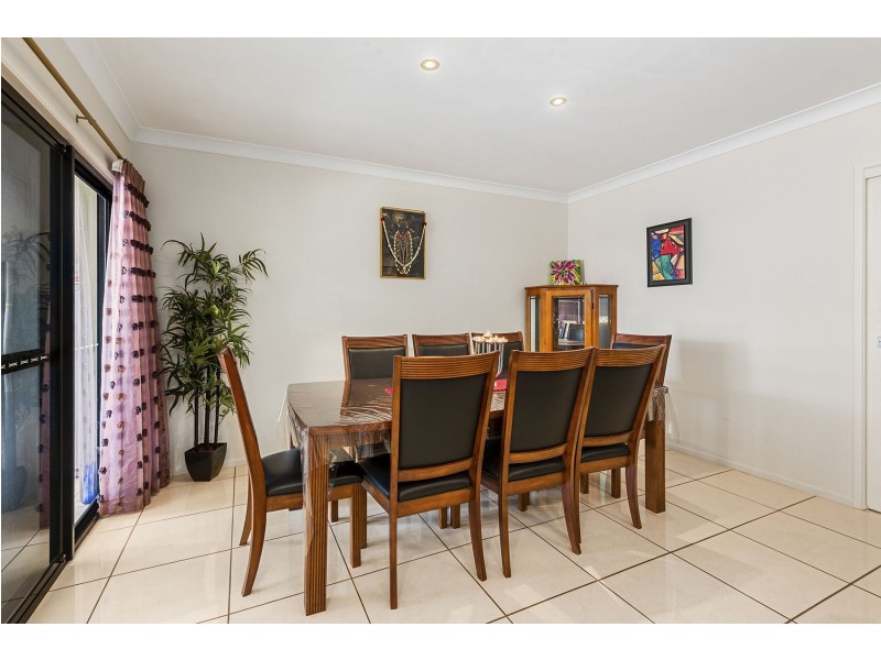 8 Howard Street, Middle Ridge QLD 4350