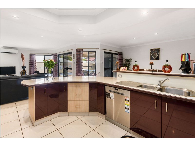 8 Howard Street, Middle Ridge QLD 4350