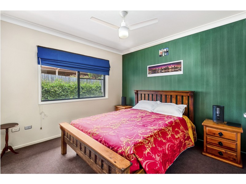 8 Howard Street, Middle Ridge QLD 4350