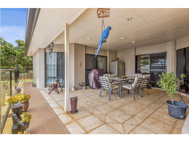 8 Howard Street, Middle Ridge QLD 4350