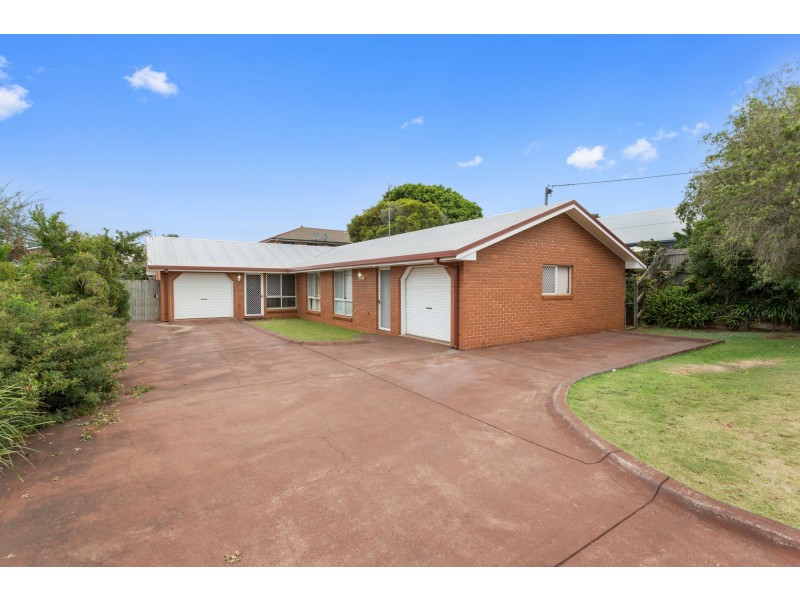 330 Spring Street, Kearneys Spring QLD 4350