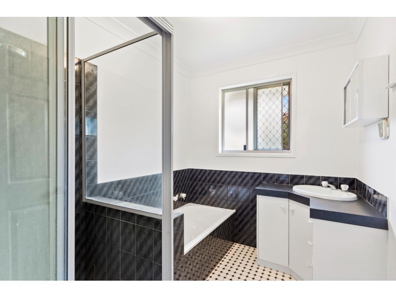 330 Spring Street, Kearneys Spring QLD 4350