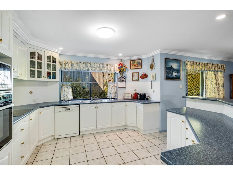 16 Paddington Court, Middle Ridge QLD 4350