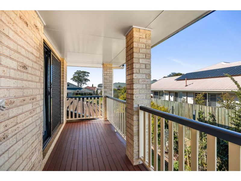 16 Paddington Court, Middle Ridge QLD 4350