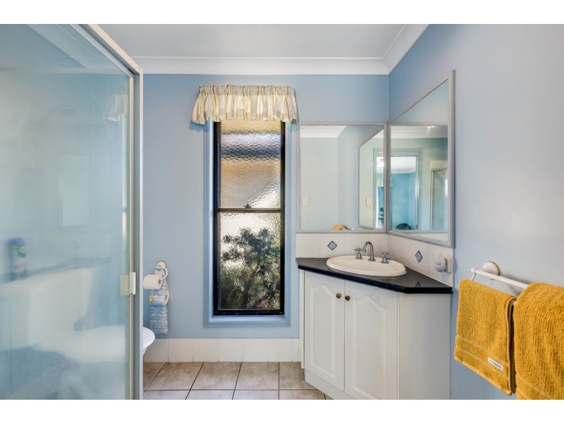 16 Paddington Court, Middle Ridge QLD 4350