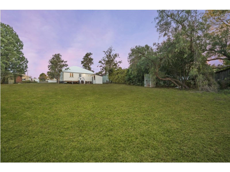 5 King Street, Goombungee QLD 4354
