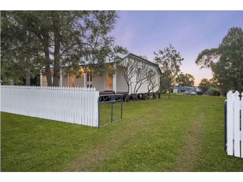 5 King Street, Goombungee QLD 4354