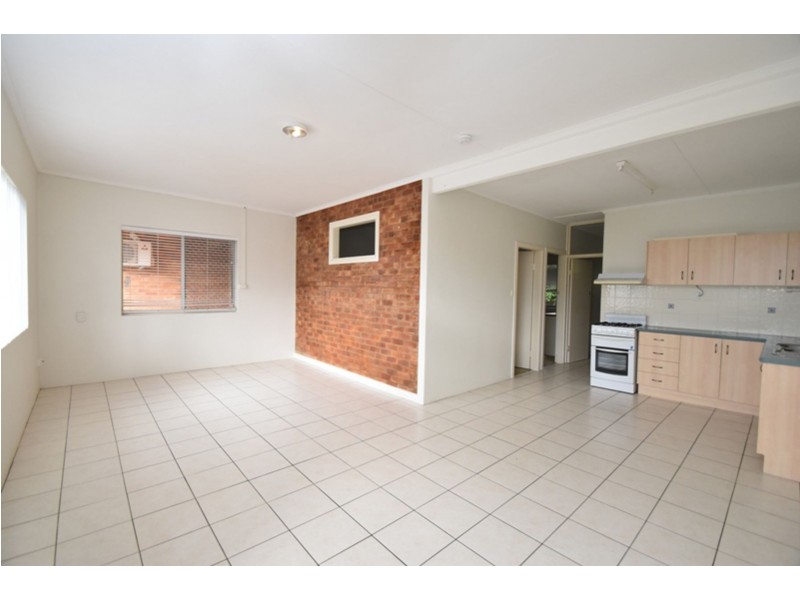 4/122a Russell  Street, Toowoomba City QLD 4350