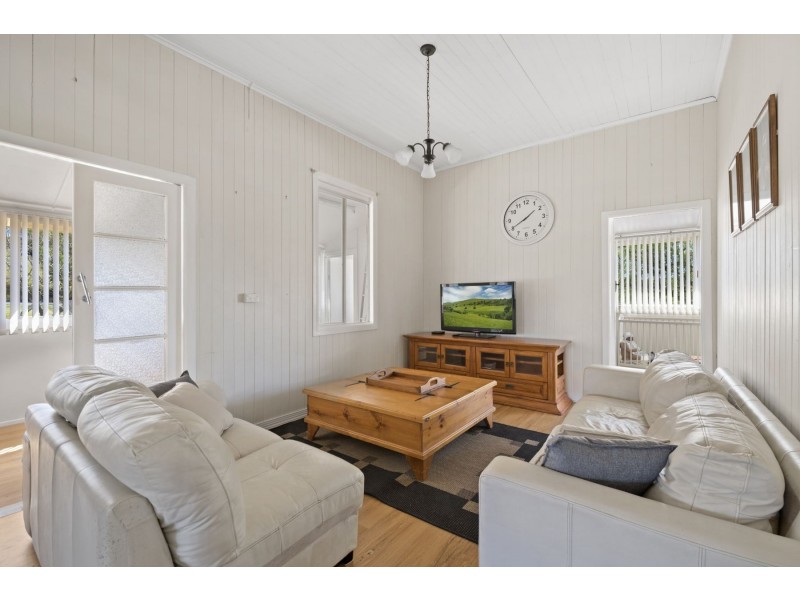 12815 New England Highway, Hodgson Vale QLD 4352