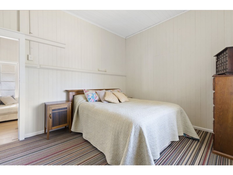 12815 New England Highway, Hodgson Vale QLD 4352