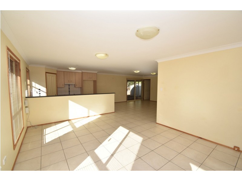 1/26 Sambar Court, Kearneys Spring QLD 4350