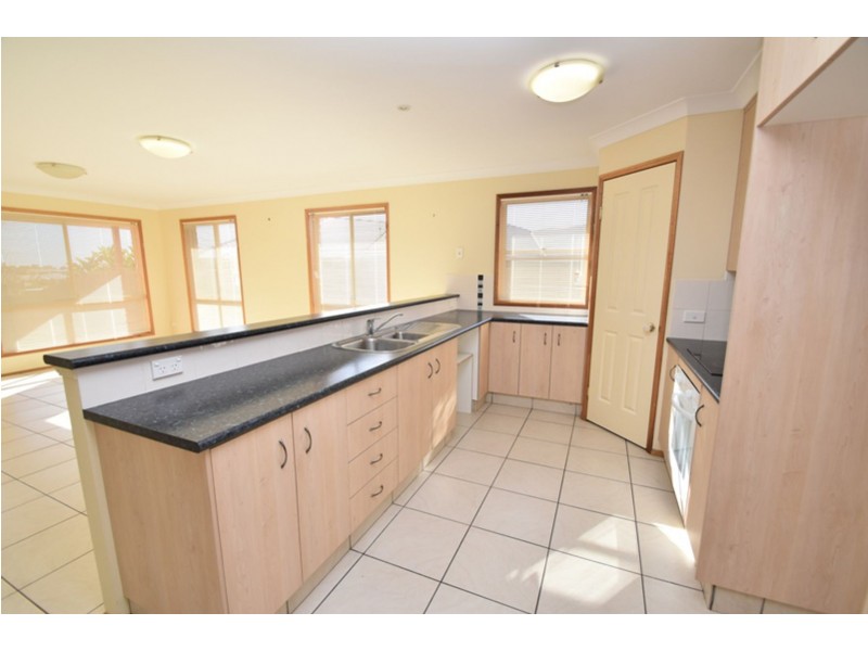 1/26 Sambar Court, Kearneys Spring QLD 4350