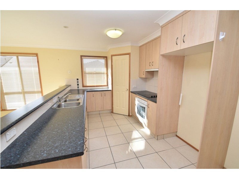 1/26 Sambar Court, Kearneys Spring QLD 4350