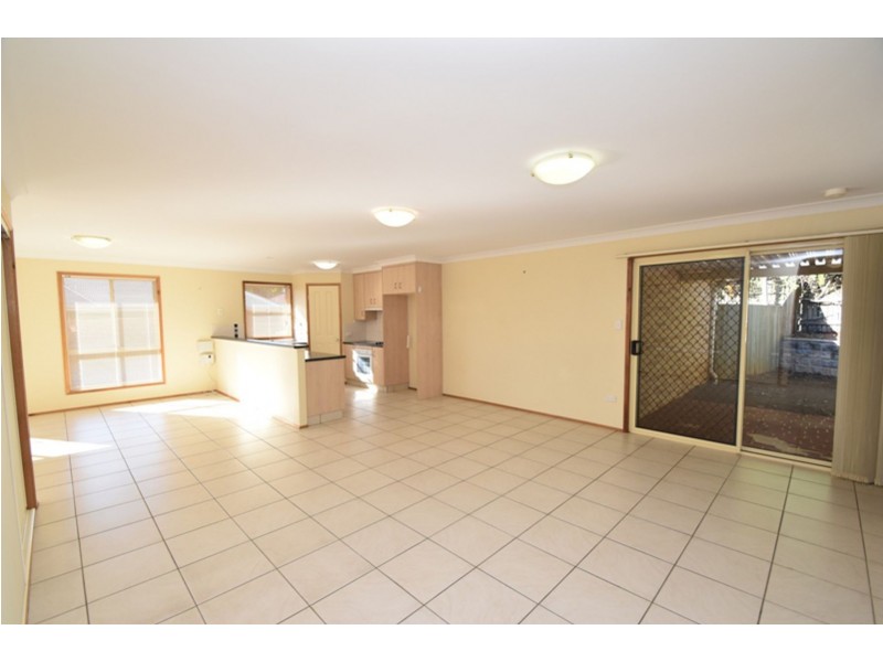 1/26 Sambar Court, Kearneys Spring QLD 4350