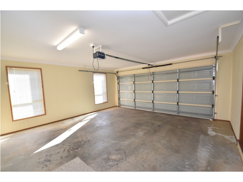 1/26 Sambar Court, Kearneys Spring QLD 4350