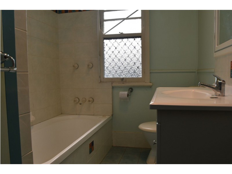 297a Hume Street, South Toowoomba QLD 4350