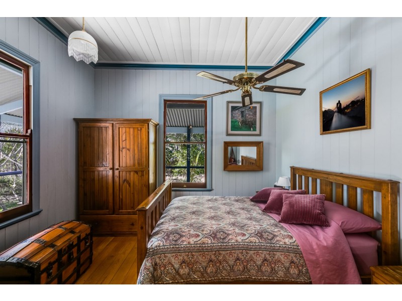 127 Koreelah Street, Upper Lockyer QLD 4352