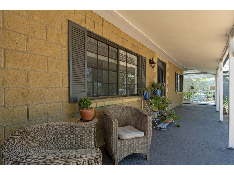 12 Clive Crescent, Withcott QLD 4352